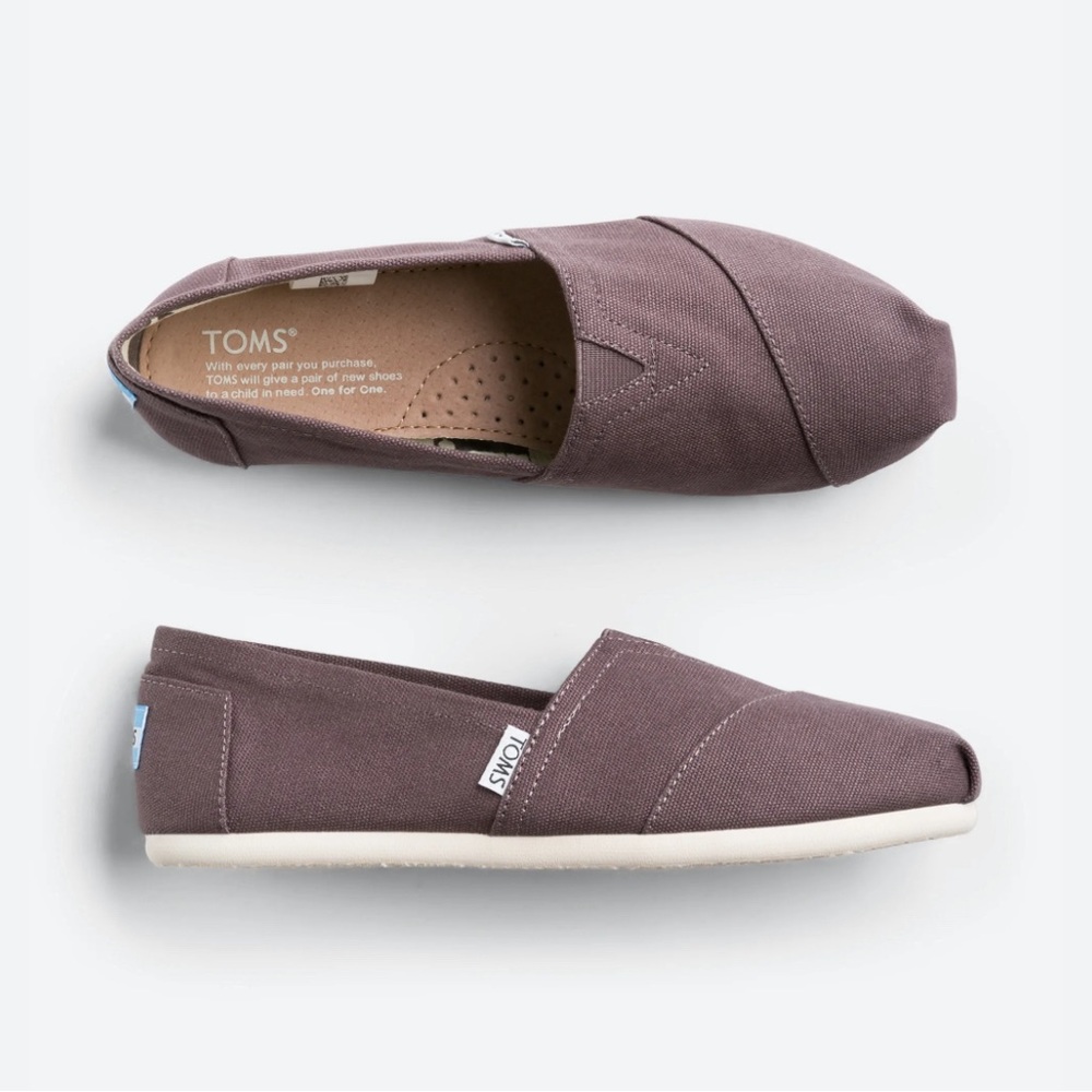 Never worn Women’s TOMS
